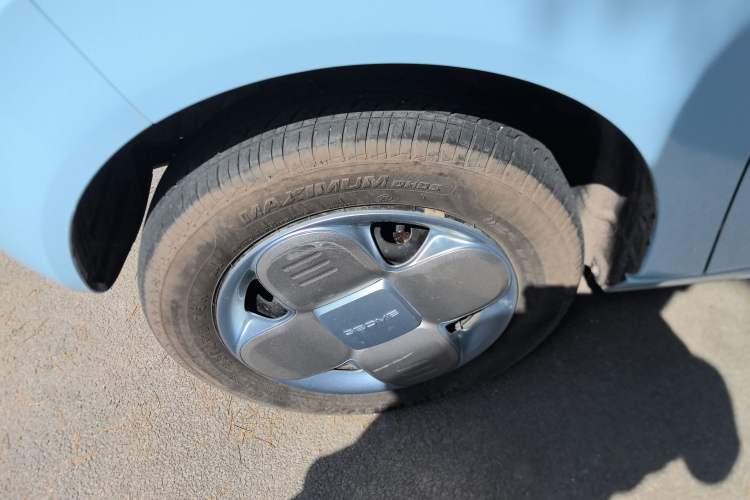 Used Geely Galaxy Panda 2023 Panda Mini 200km Endurance Bear Left Front Wheel Hub