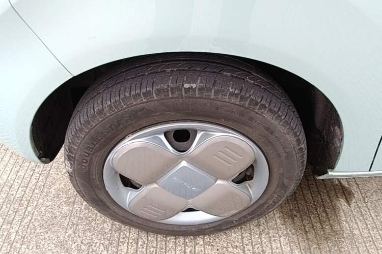 Used Geely Galaxy Panda 2023 Panda Mini 200km Endurance Bear Left Front Wheel Hub
