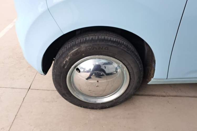 Used Geely Galaxy Panda 2023 Panda Mini 200km Endurance Bear Left Front Wheel Hub