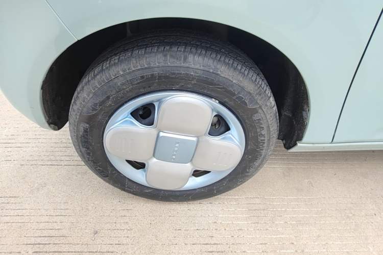 Used Geely Galaxy Panda 2023 Panda Mini 200km Endurance Bear Left Front Wheel Hub