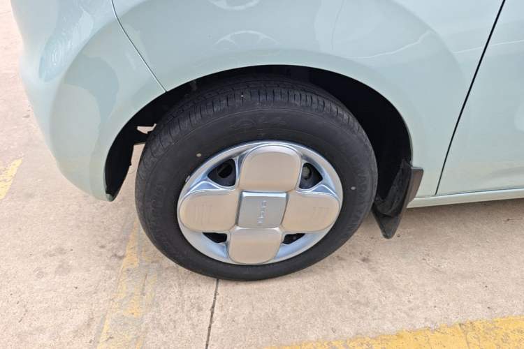 Used Geely Galaxy Panda 2023 Panda Mini 200km Endurance Bear Left Front Wheel Hub