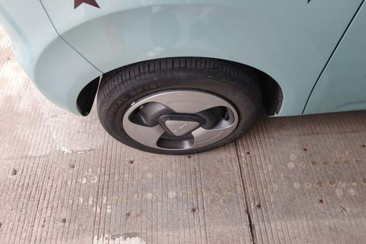 Used Geely Galaxy Panda 2023 Panda Mini 200km Dynamic Bear Left Front Wheel Hub