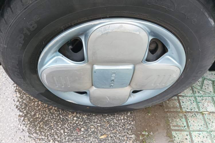 Used Geely Galaxy Panda 2023 Panda Mini 200km Endurance Bear Left Front Wheel Hub