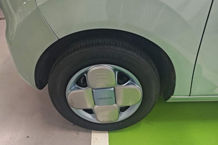 Used Geely Galaxy Panda 2023 Panda Mini 200km Endurance Bear Left Front Wheel Hub