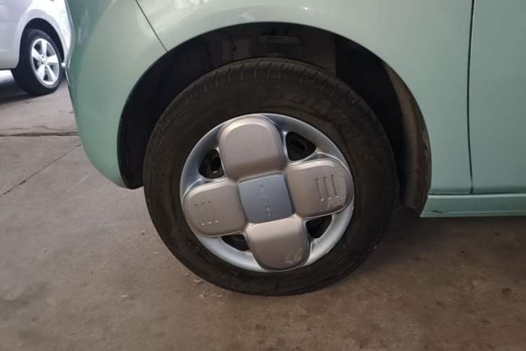 Used Geely Galaxy Panda 2023 Panda Mini 200km Endurance Bear Left Front Wheel Hub