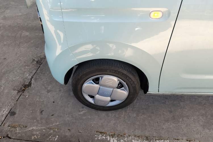Used Geely Galaxy Panda 2023 Panda Mini 200km Endurance Bear Left Front Wheel Hub