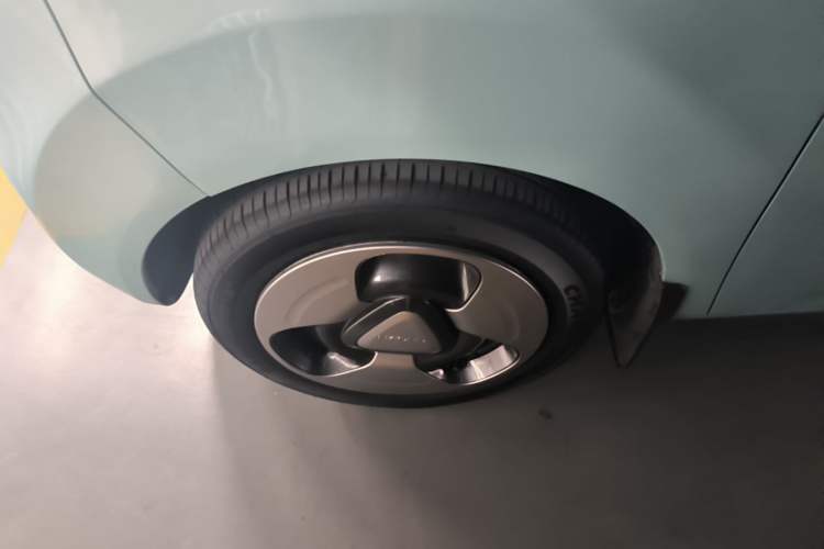 Used Geely Galaxy Panda 2023 Panda Mini 200km Dynamic Bear Left Front Wheel Hub