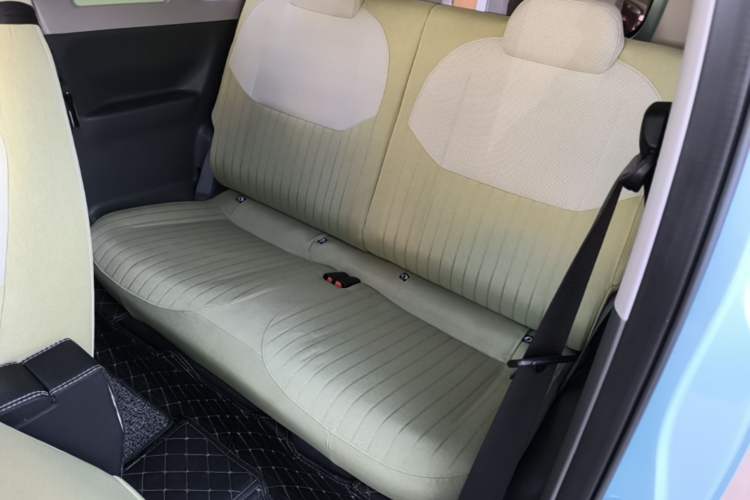 Used Geely Galaxy Panda 2023 Panda Mini 200km Endurance Bear Left Rear Seat