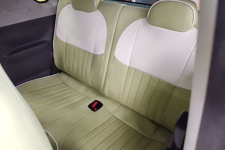 Used Geely Galaxy Panda 2023 Panda Mini 200km Endurance Bear Left Rear Seat