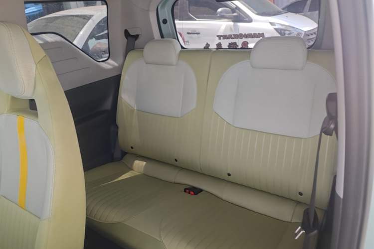 Used Geely Galaxy Panda 2023 Panda Mini 200km Endurance Bear Left Rear Seat