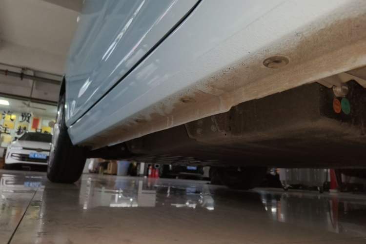 Used Geely Galaxy Panda 2023 Panda Mini 200km Endurance Bear Left Side Sill