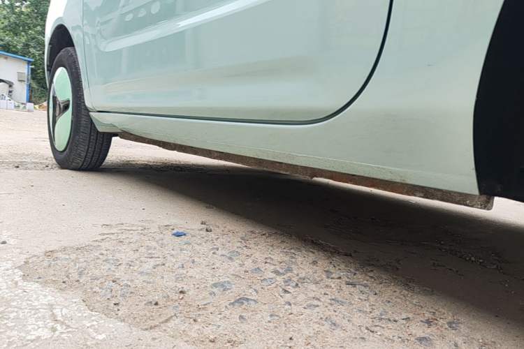 Used Geely Galaxy Panda 2023 Panda Mini 200km Endurance Bear Left Side Sill
