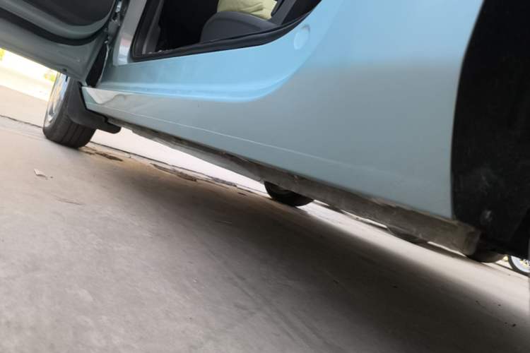 Used Geely Galaxy Panda 2023 Panda Mini 200km Endurance Bear Left Side Sill