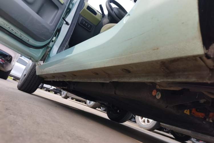 Used Geely Galaxy Panda 2023 Panda Mini 200km Endurance Bear Left Side Sill