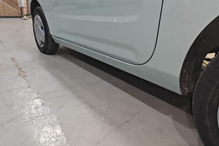 Used Geely Galaxy Panda 2023 Panda Mini 200km Endurance Bear Left Side Sill