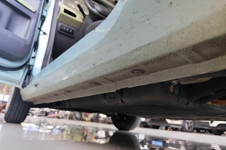 Used Geely Galaxy Panda 2023 Panda Mini 200km Endurance Bear Left Side Sill