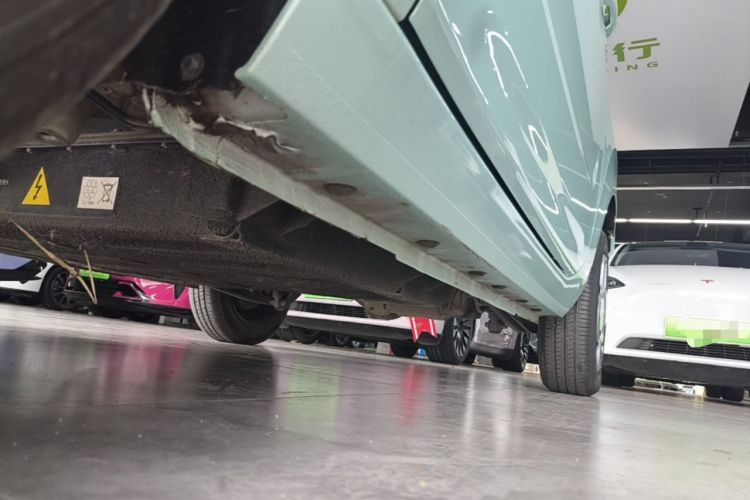 Used Geely Galaxy Panda 2023 Panda Mini 200km Endurance Bear Left Side Sill