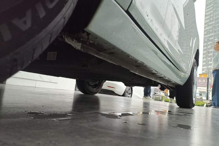 Used Geely Galaxy Panda 2023 Panda Mini 200km Endurance Bear Left Side Sill