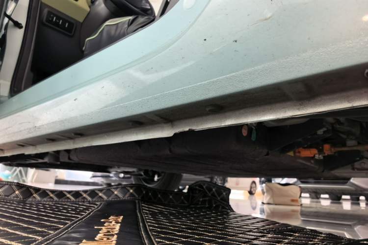 Used Geely Galaxy Panda 2023 Panda Mini 200km Endurance Bear Left Side Sill