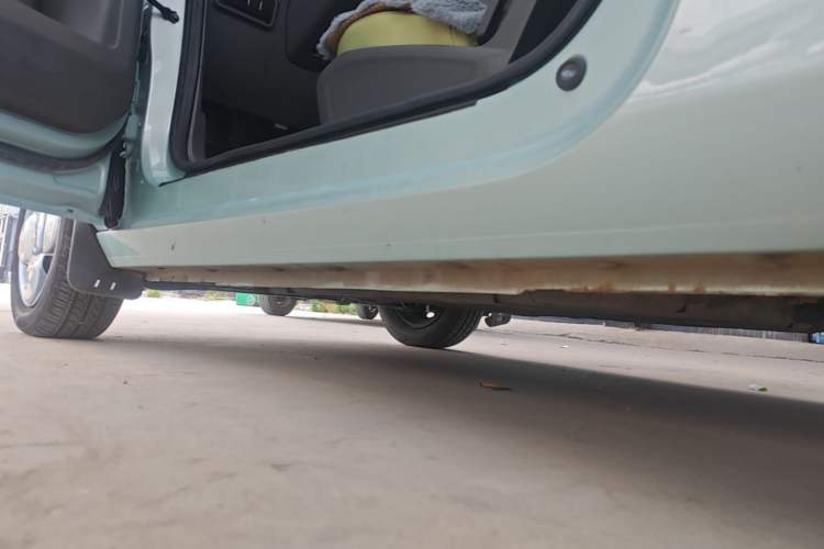 Used Geely Galaxy Panda 2023 Panda Mini 200km Endurance Bear Left Side Sill