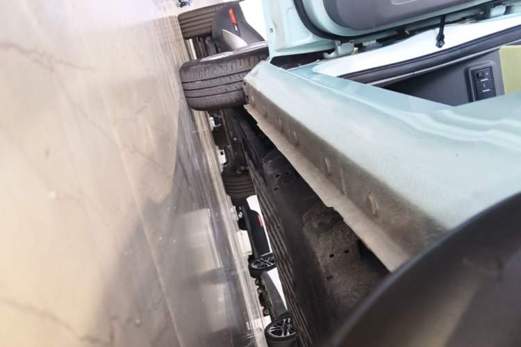 Used Geely Galaxy Panda 2023 Panda Mini 200km Endurance Bear Left Side Sill