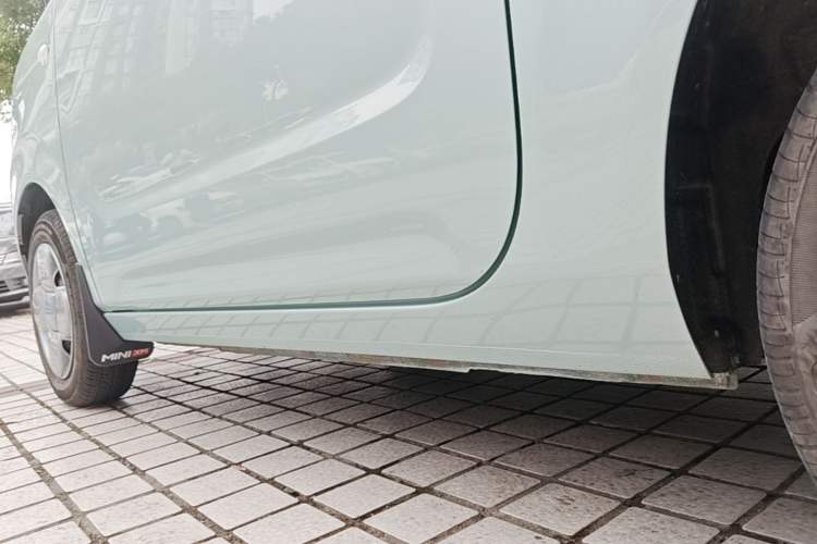 Used Geely Galaxy Panda 2023 Panda Mini 200km Endurance Bear Left Side Sill