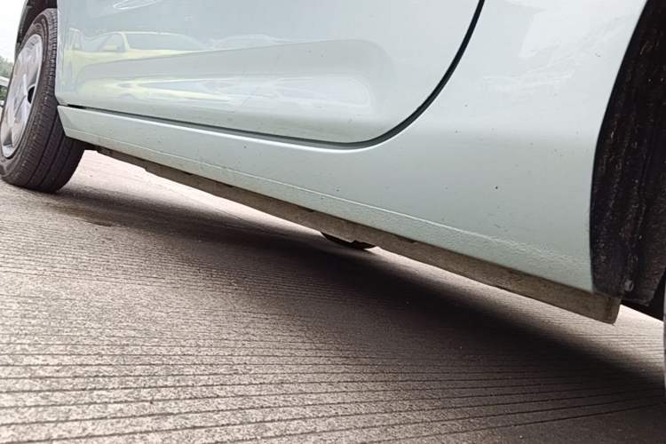 Used Geely Galaxy Panda 2023 Panda Mini 200km Endurance Bear Left Side Sill