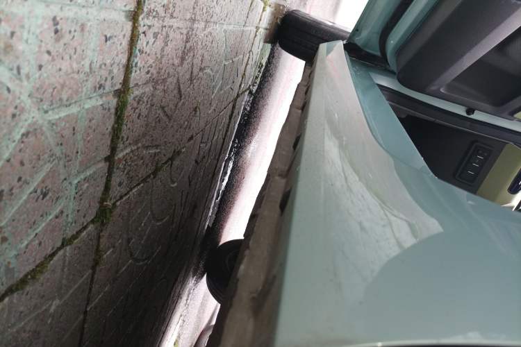 Used Geely Galaxy Panda 2023 Panda Mini 200km Endurance Bear Left Side Sill