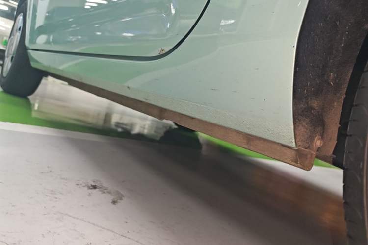 Used Geely Galaxy Panda 2023 Panda Mini 200km Endurance Bear Left Side Sill