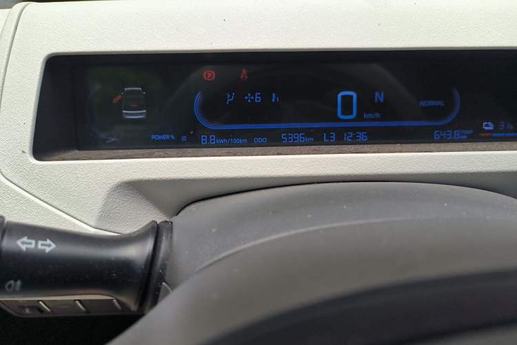Used Geely Galaxy Panda 2023 Panda Mini 200km Endurance Bear Odometer Close Up
