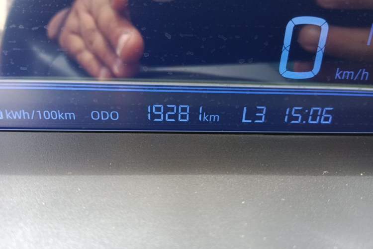 Used Geely Galaxy Panda 2023 Panda Mini 200km Endurance Bear Odometer Close Up