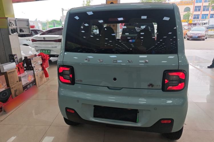 Used Geely Galaxy Panda 2023 Panda Mini 200km Endurance Bear Rear