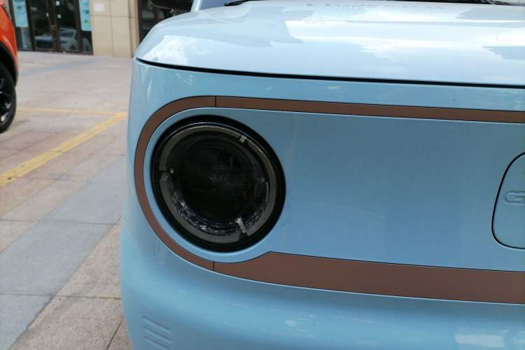 Used Geely Galaxy Panda 2023 Panda Mini 200km Endurance Bear Right Front Headlight