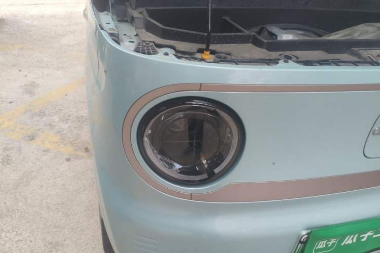 Used Geely Galaxy Panda 2023 Panda Mini 200km Endurance Bear Right Front Headlight