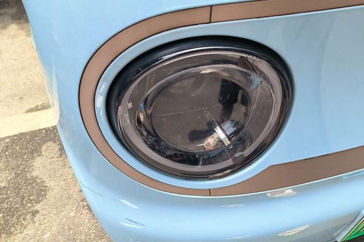Used Geely Galaxy Panda 2023 Panda Mini 200km Endurance Bear Right Front Headlight