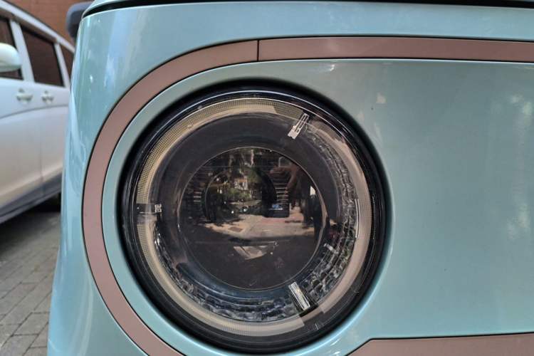 Used Geely Galaxy Panda 2023 Panda Mini 200km Endurance Bear Right Front Headlight