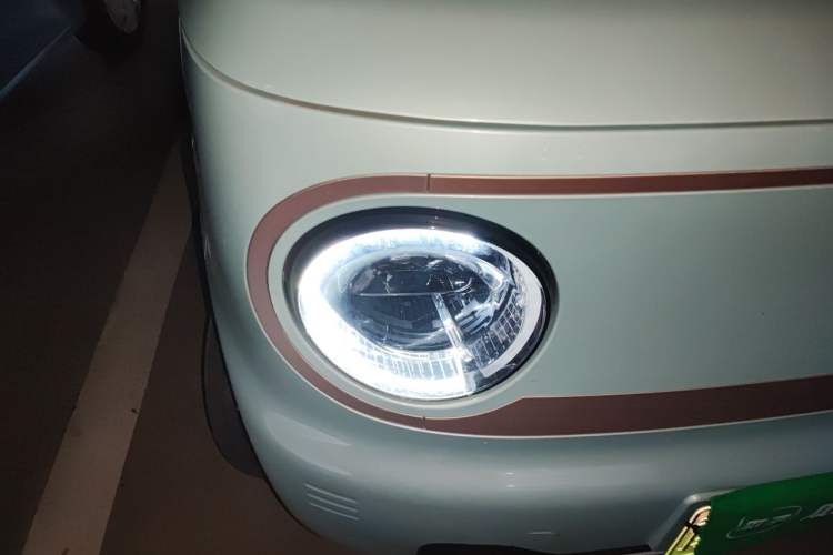 Used Geely Galaxy Panda 2023 Panda Mini 120km Super Cute Bear Right Front Headlight