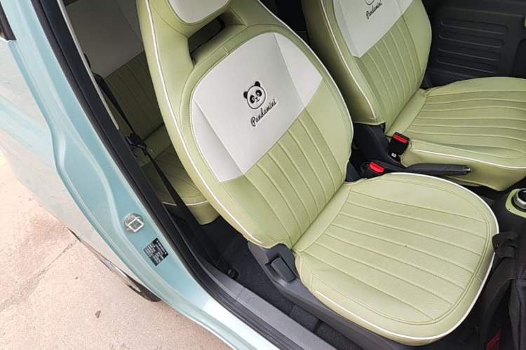 Used Geely Galaxy Panda 2023 Panda Mini 200km Endurance Bear Right Front Seat
