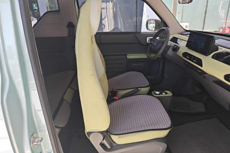 Used Geely Galaxy Panda 2023 Panda Mini 200km Endurance Bear Right Front Seat