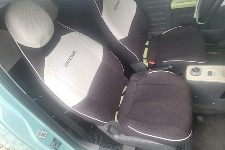 Used Geely Galaxy Panda 2023 Panda Mini 200km Endurance Bear Right Front Seat