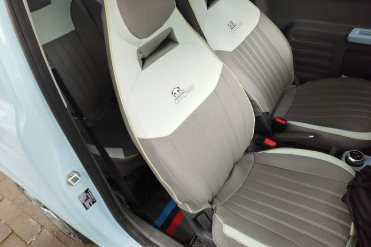 Used Geely Galaxy Panda 2023 Panda Mini 200km Endurance Bear Right Front Seat