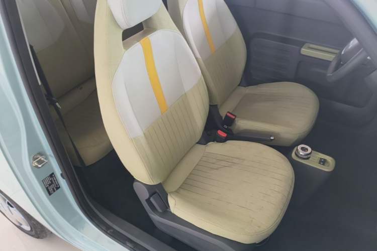 Used Geely Galaxy Panda 2023 Panda Mini 200km Endurance Bear Right Front Seat