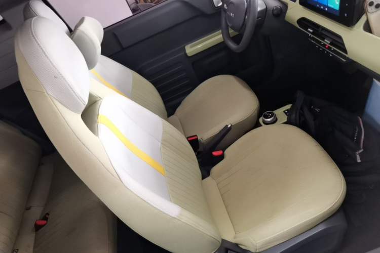 Used Geely Galaxy Panda 2023 Panda Mini 200km Endurance Bear Right Front Seat