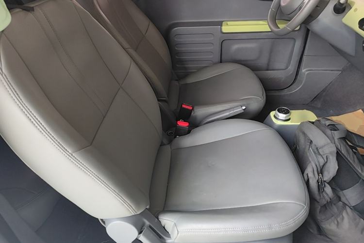 Used Geely Galaxy Panda 2023 Panda Mini 200km Endurance Bear Right Front Seat