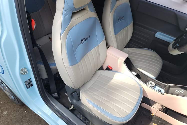 Used Geely Galaxy Panda 2023 Panda Mini 200km Endurance Bear Right Front Seat