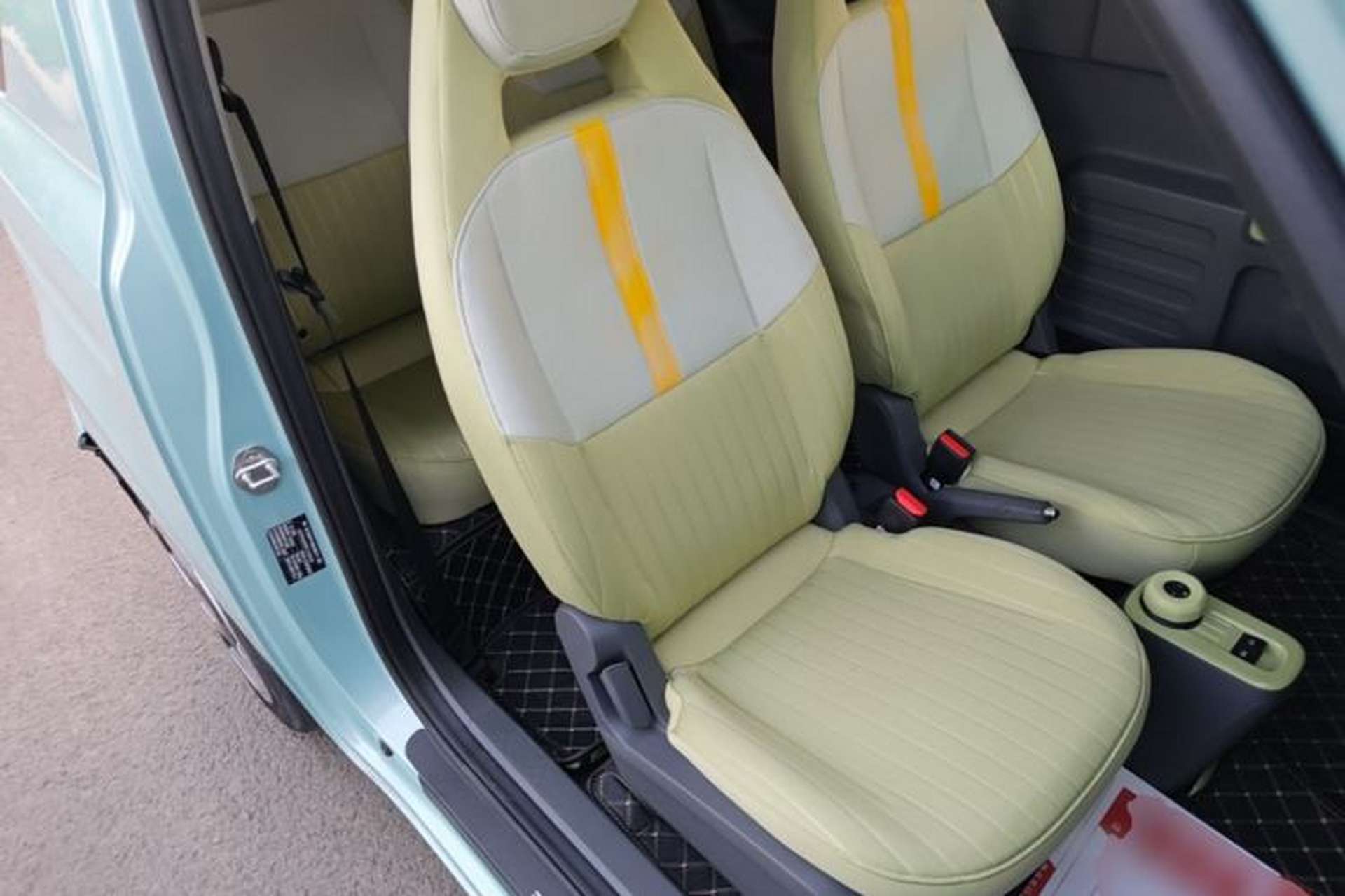 Used Geely Galaxy Panda 2023 Panda Mini 200km Dynamic Bear Right Front Seat