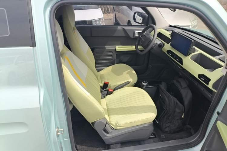 Used Geely Galaxy Panda 2023 Panda Mini 200km Endurance Bear Right Front Seat