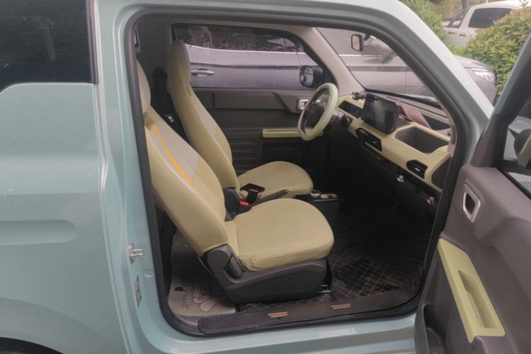 Used Geely Galaxy Panda 2023 Panda Mini 200km Endurance Bear Right Front Seat