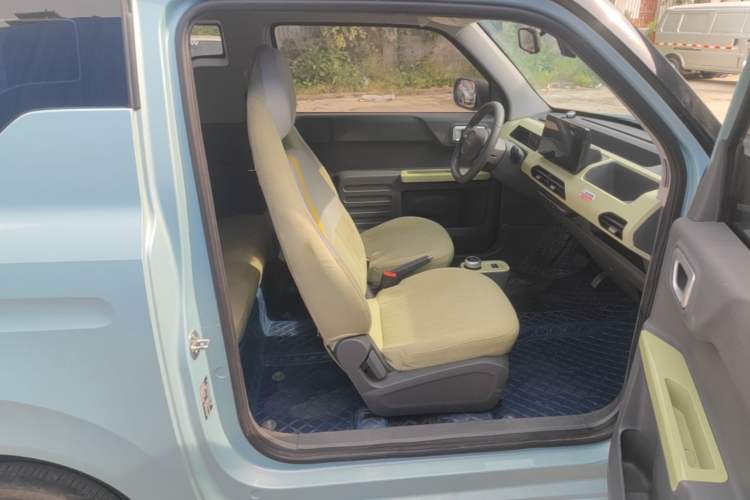 Used Geely Galaxy Panda 2023 Panda Mini 200km Endurance Bear Right Front Seat