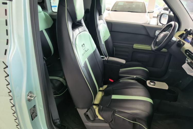 Used Geely Galaxy Panda 2023 Panda Mini 200km Endurance Bear Right Front Seat